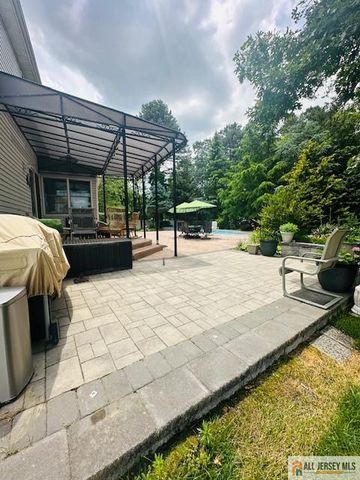 11 Hampton Road, Monroe, NJ 08831