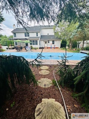 11 Hampton Road, Monroe, NJ 08831