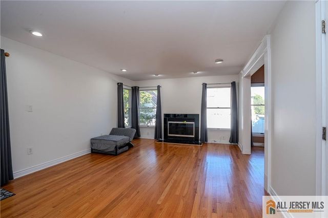 11 Hampton Road, Monroe, NJ 08831