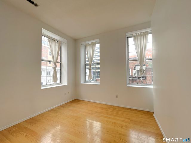 196 Crown Street 210, New Haven, CT 06510