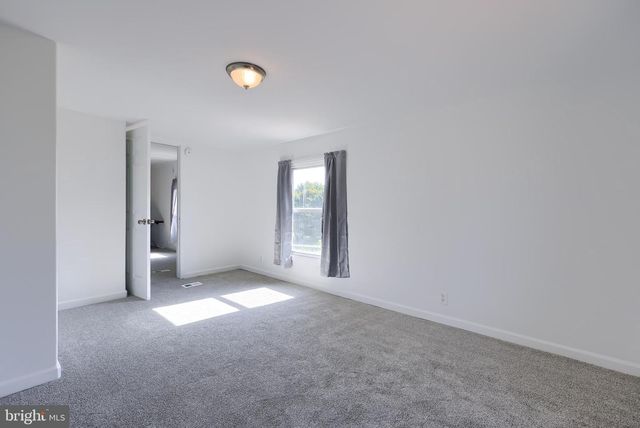 4391 SCHOOLHOUSE RD, Dover, PA 17315