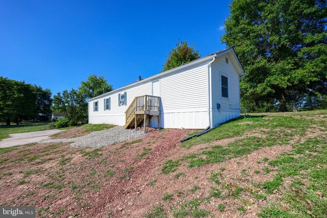 4391 SCHOOLHOUSE RD, Dover, PA 17315