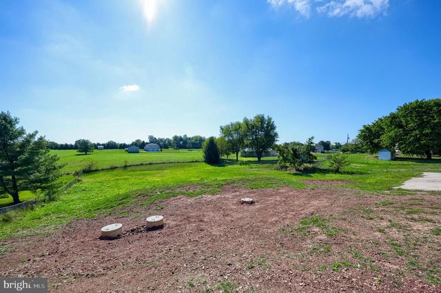 4391 SCHOOLHOUSE RD, Dover, PA 17315