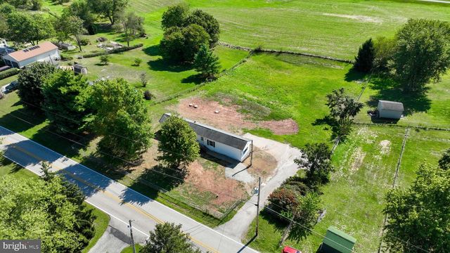 4391 SCHOOLHOUSE RD, Dover, PA 17315