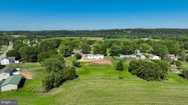 4391 SCHOOLHOUSE RD, Dover, PA 17315
