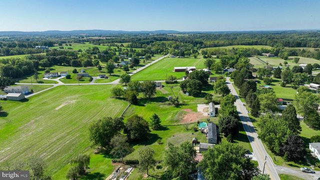 4391 SCHOOLHOUSE RD, Dover, PA 17315