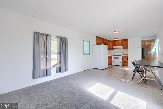 4391 SCHOOLHOUSE RD, Dover, PA 17315