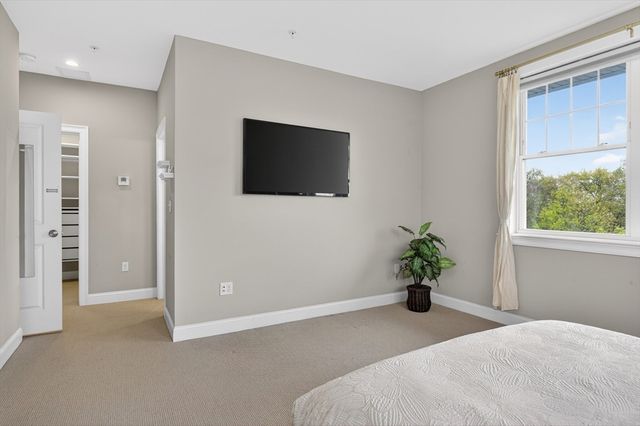 2 Inwood Drive 3012, Woburn, MA 01801