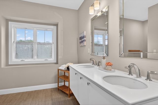 2 Inwood Drive 3012, Woburn, MA 01801