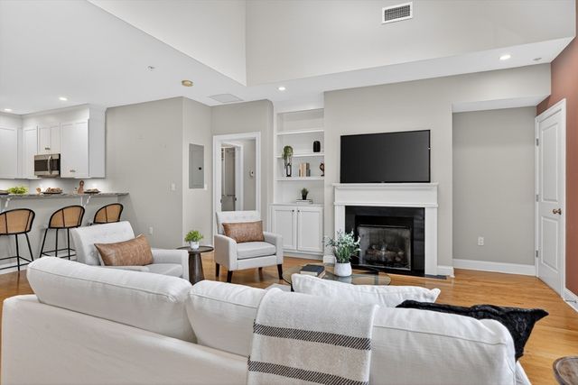 2 Inwood Drive 3012, Woburn, MA 01801