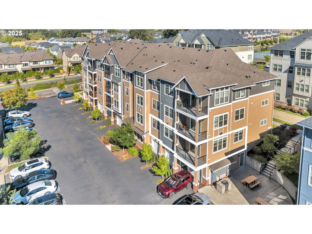 17181 Sw SNOWDALE St 105, Beaverton, OR 97007