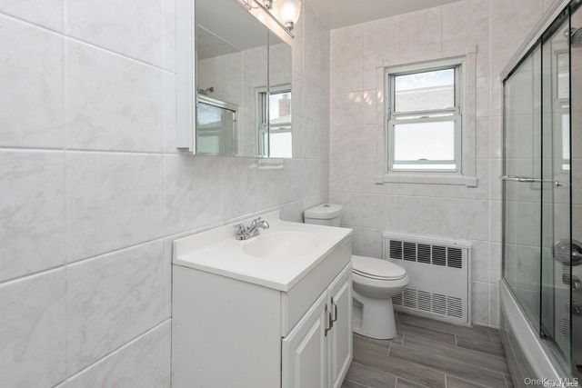 176 Nassau Boulevard 1, Garden City South, NY 11530
