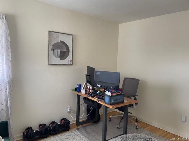 176 Nassau Boulevard 1, Garden City South, NY 11530
