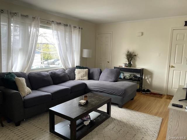 176 Nassau Boulevard 1, Garden City South, NY 11530