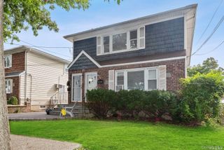 176 Nassau Boulevard 1, Garden City South, NY 11530