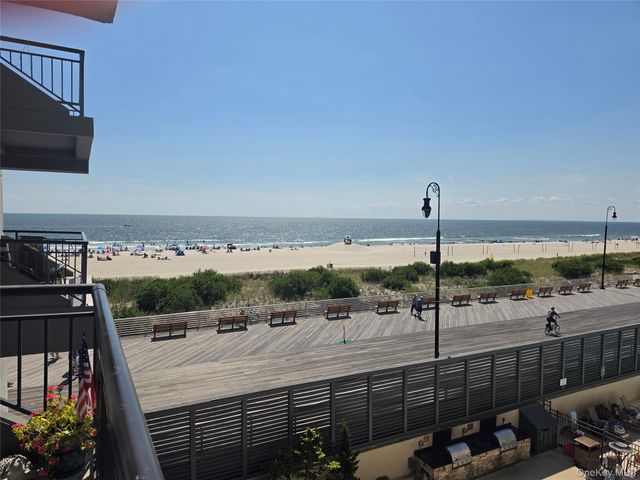 100 W Broadway 3J, Long Beach, NY 11561