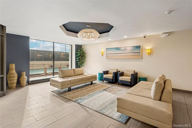 100 W Broadway 3J, Long Beach, NY 11561