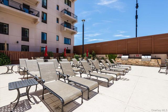 100 W Broadway 3J, Long Beach, NY 11561