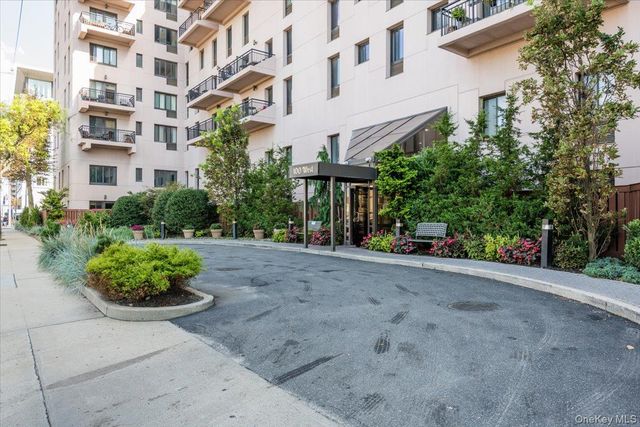100 W Broadway 3J, Long Beach, NY 11561