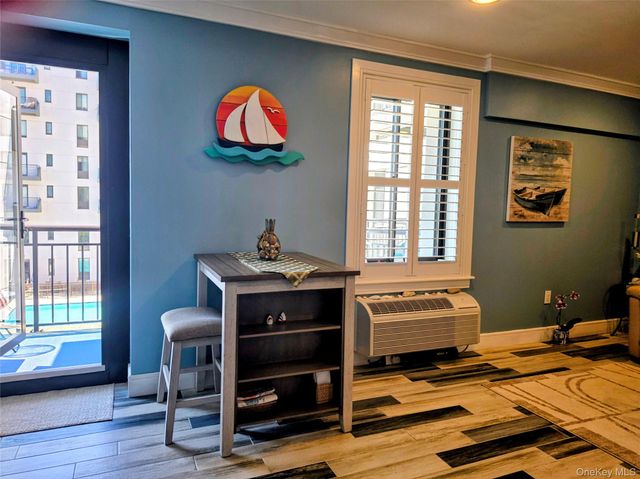 100 W Broadway 3J, Long Beach, NY 11561