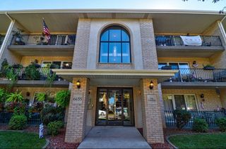 6655 W 64th Place 104, Chicago, IL 60638
