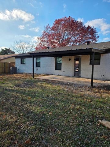 218 Redwood Street, Mesquite, TX 75181