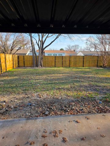 218 Redwood Street, Mesquite, TX 75181