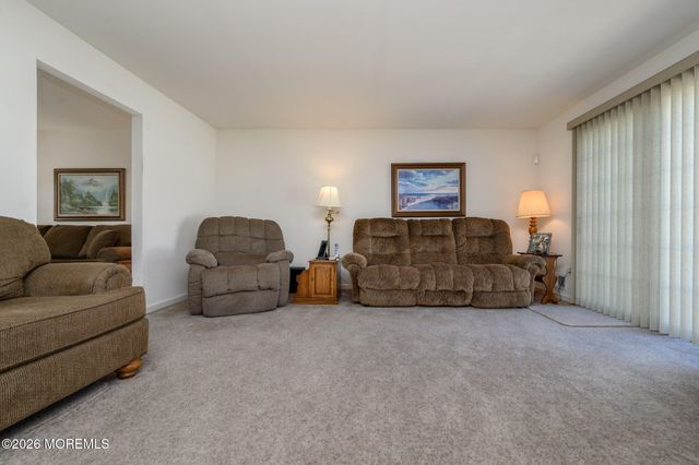 21 Catalina Avenue, Barnegat, NJ 08005