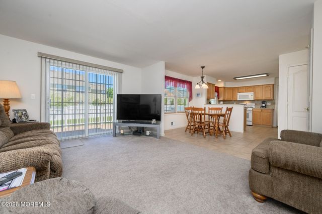 21 Catalina Avenue, Barnegat, NJ 08005