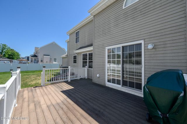 21 Catalina Avenue, Barnegat, NJ 08005