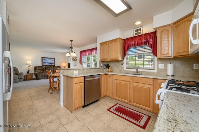 21 Catalina Avenue, Barnegat, NJ 08005