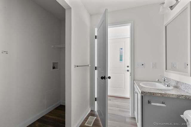 55 Sugar Street 27, Newtown, CT 06470