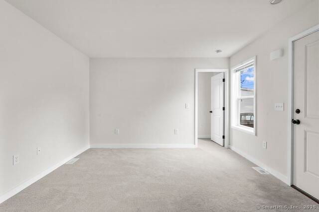 55 Sugar Street 27, Newtown, CT 06470