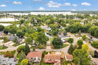 1025 Otter Avenue, Waterford, MI 48328
