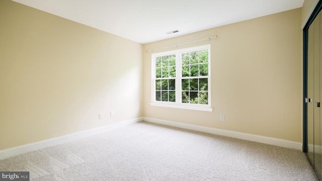 102 SANDHURST DR, Mount Laurel, NJ 08054