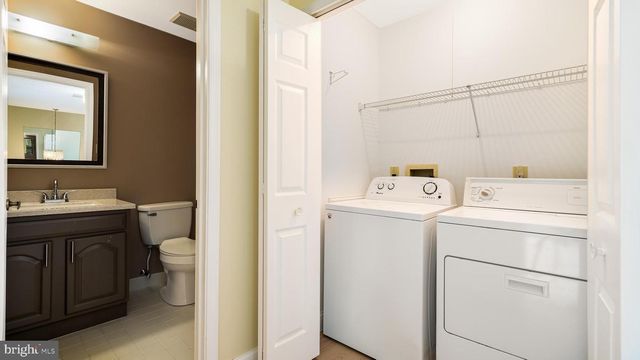 102 SANDHURST DR, Mount Laurel, NJ 08054