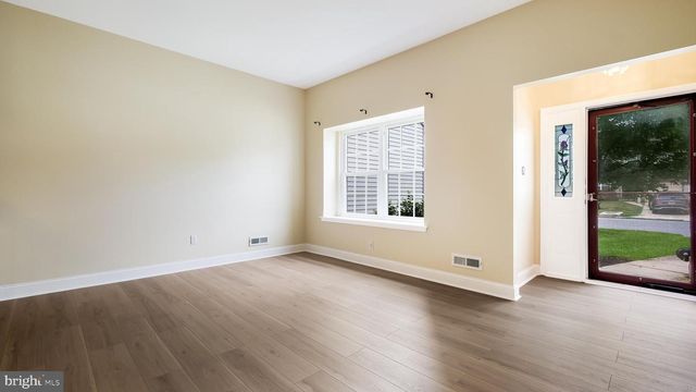 102 SANDHURST DR, Mount Laurel, NJ 08054