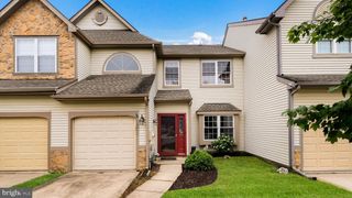 102 SANDHURST DR, Mount Laurel, NJ 08054