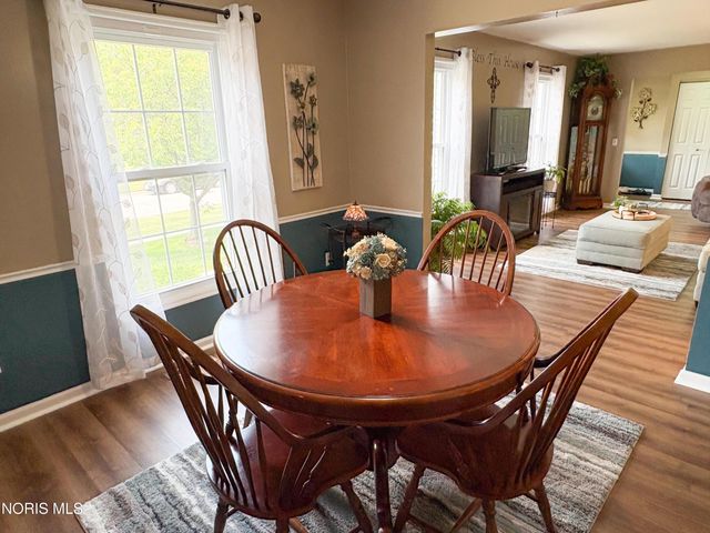 569 S Fargo Street, Oregon, OH 43616