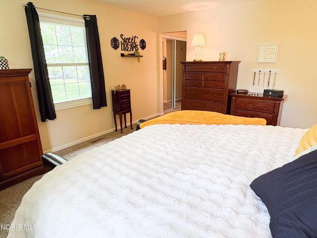 569 S Fargo Street, Oregon, OH 43616