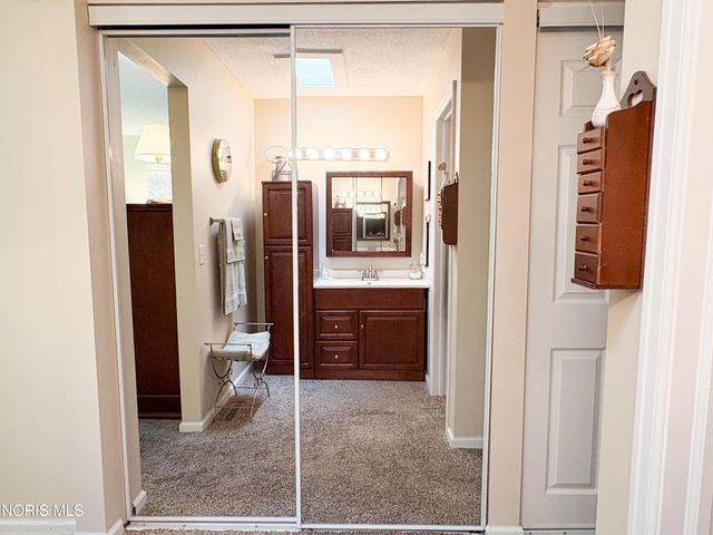 569 S Fargo Street, Oregon, OH 43616