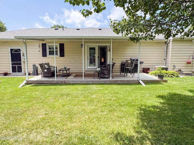 569 S Fargo Street, Oregon, OH 43616