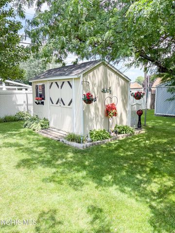 569 S Fargo Street, Oregon, OH 43616