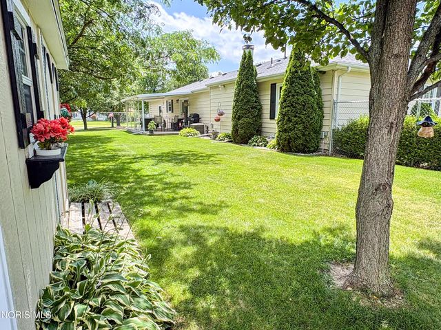 569 S Fargo Street, Oregon, OH 43616