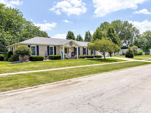 569 S Fargo Street, Oregon, OH 43616