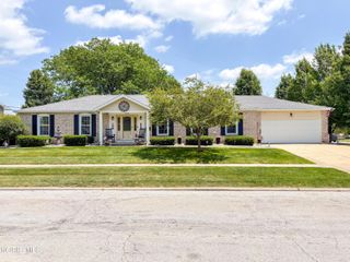 569 S Fargo Street, Oregon, OH 43616