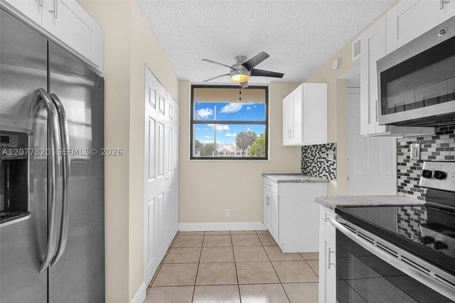 117 Lake Emerald Dr 204, Oakland Park, FL 33309