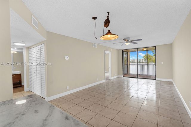 117 Lake Emerald Dr 204, Oakland Park, FL 33309