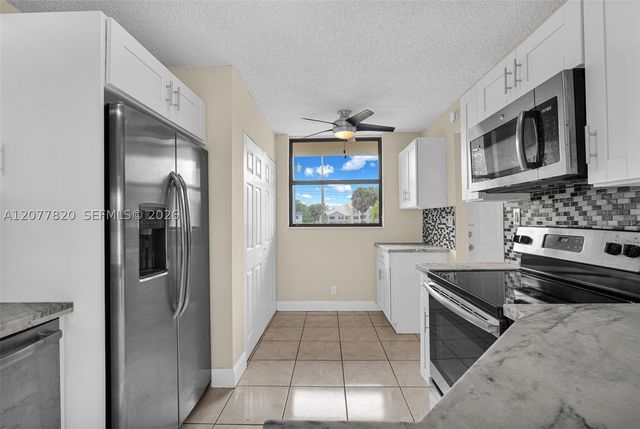 117 Lake Emerald Dr 204, Oakland Park, FL 33309
