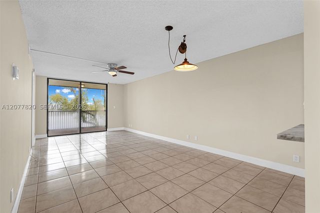 117 Lake Emerald Dr 204, Oakland Park, FL 33309